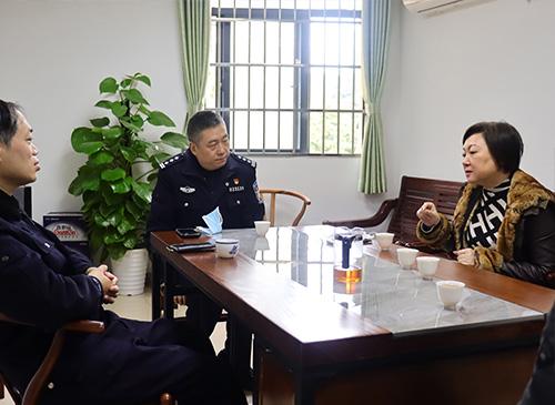 加强党建共建，亲昵警企关系